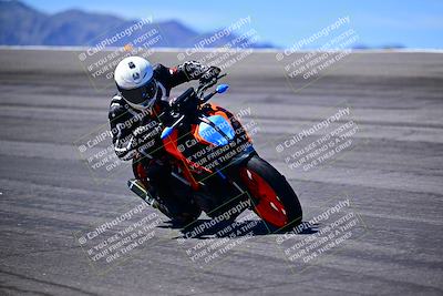 media/Mar-25-2024-Moto Forza (Mon) [[8d4319bd68]]/4-Novice Group/Session 3 (Bowl)/